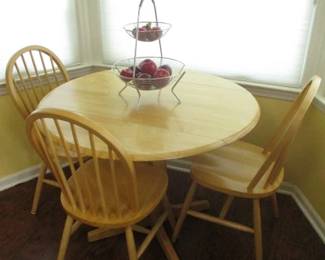 Maple Dinette Table with (4) Chairs