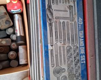 TAP & DIE SET