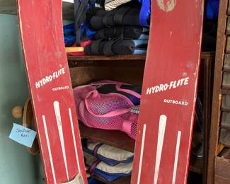 VINTAGE HYDRO-FLITE OUTBOARD WATER SKIS