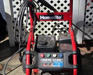 Homelite 2700psi Gas Powered Powerwasher