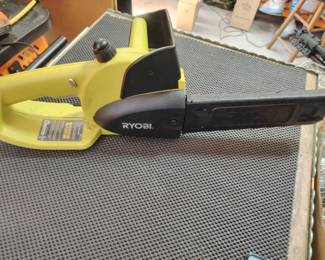 Ryobi Cordless 18v Chain Saw Class 2C