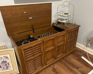 Vintage Zenith Allegro Sound System with cabinet ~