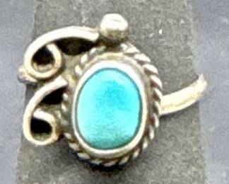 926 Silver w/ Turquoise Ring Size 3, TW 1.69g