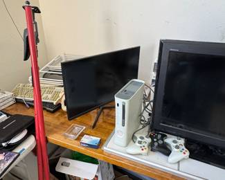 Xbox 360 console w controllers