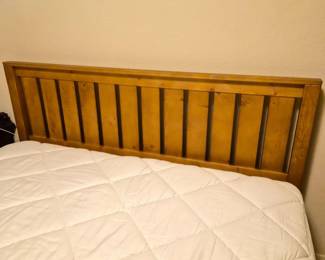 85 Valuerest200LadyAmericanaQueenMattressWoodBedFrame