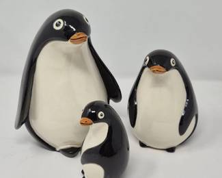 121 AdorableCeramicPenguinFamilyTrio
