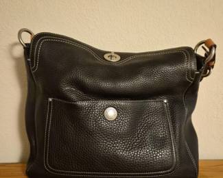 109 PebbledBlackLeatherCoachChelseaTurnLockHandbag