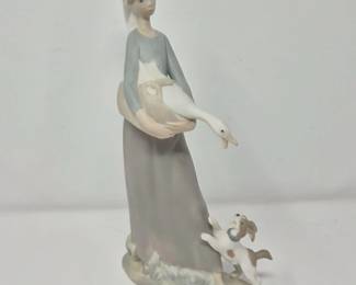 4 LladroSpainPorcelainFigurineGirlwithGooseDog