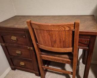 127 VintageStudentsSolidWoodDeskChair