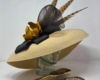 135 CKNoblesKentuckyHatGlassMannequinHeadVanityAccessories
