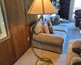 22 SleekCurvedBrassFloorLamp
