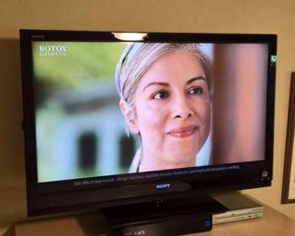 87 40InchSonyBraviaFlatscreenTVCobyDVDPlayer