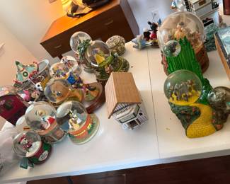 SNOWGLOBES