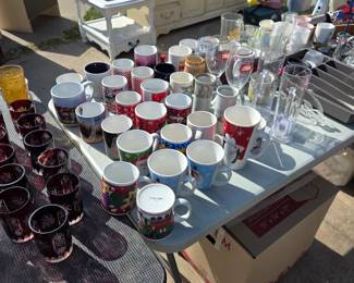 Coffee, coffee coffee cups!