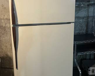 General Eletric Refrigerator