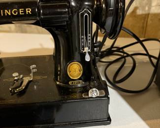 Singer Featherweight Sewing Machine