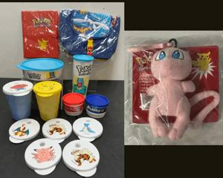 Vintage Pokémon Lot – Tupperware, Backpack, Journal & Plush (Never Used!)
An exciting mix of vintage Pokémon collectibles, all unused and in excellent condition:
Pokémon The Movie 2000 Backpack – new in original bag.
Pokémon Journal – new, sealed in packaging.
Vintage Pokémon Tupperware Lot – never used! Includes:
(2) Tumblers with (7) interchangeable lids (featuring Charizard, Clefairy, Arcanine, Lapras & more).
(1) Cup with lid.
(2) Snack cups with lids.
(1) Container with lid.
Pokémon Mew Plush Zipper Clip – sealed in packaging.
﻿Market Insights:
Pokémon items from the late 1990s–early 2000s remain highly collectible. Unused branded Tupperware is especially rare, often selling $20–$40 per piece online when found individually. The Mew zipper plush is a favorite among fans and can bring $25–$50 sealed, while the Movie 2000 backpack appeals to both collectors & nostalgia buyers. Full lots like this can command strong bidding because of the variety & unused condition.