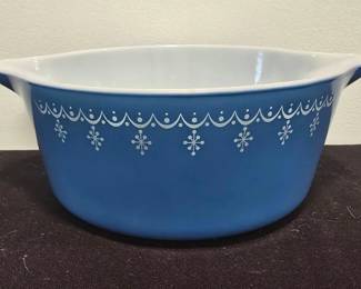 Vintage PYREX Blue Snowflake Garland 2 1/2 Quart Casserole Dish(NO LID)
