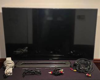 Samsung 55” Smart TV with Wall Mount & Cords (No Remote)