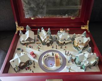 Thomas Kincade Holiday Lights music box