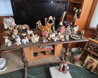 Animal figurines, butane and stove