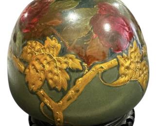 Alexandra Porcelain Vase w Stand 