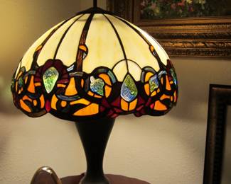 Meyda Tiffany Style Table Lamp (ex. cond.)