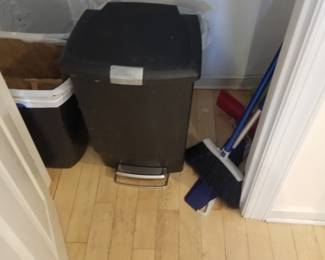 Trash can