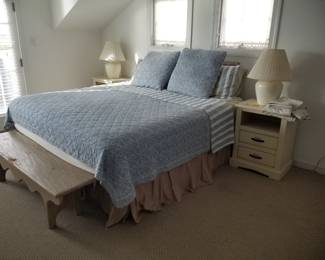 King bed; nightstands; bench