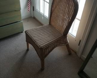 Accent chair