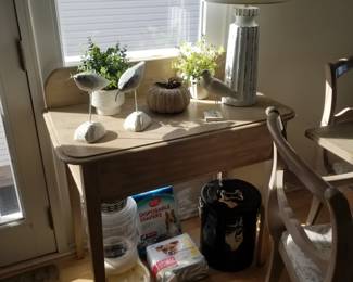 Rustic foyer table; table lamp. Dog & pet supplies