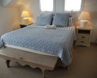 King bed; nightstands; bench