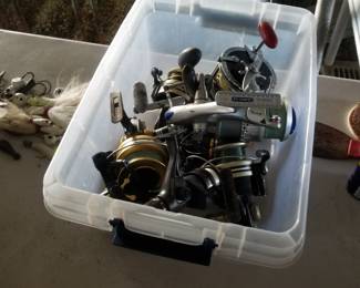 Fishing reels