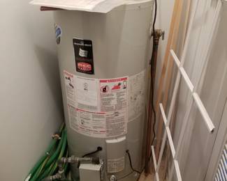 Hot water heater