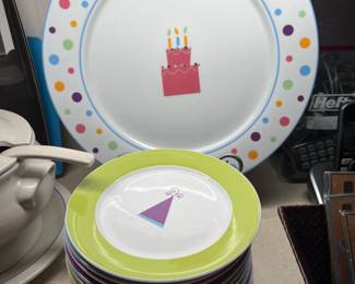 Birthday cake plate + 12 serving plates