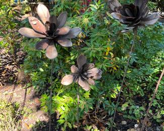Metal flowers
