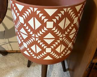 MCM heavy plastic planter