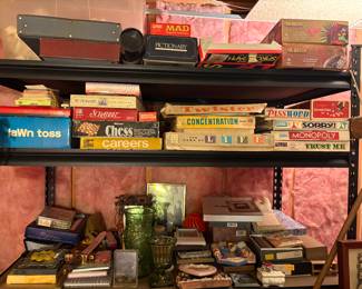 Vintage board games, picture frames 