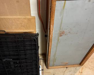 Animal crates, light box