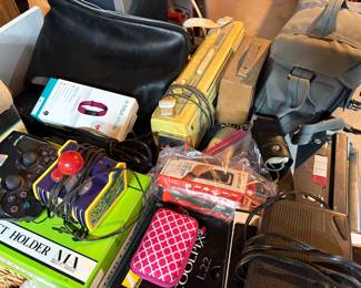 Various electronics and video game accessories 