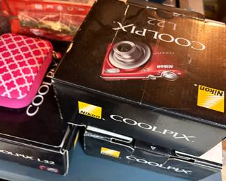 Digital cameras 