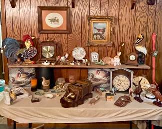 VINTAGE BIRD AND CHICKEN DECOR, CLOCKS