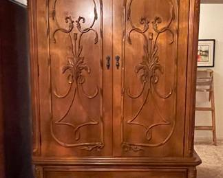 ANTIQUE ARMOIRE