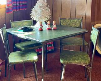 ANOTHER VINTAGE CARD TABLE AND FOLDING CHAIRS