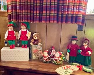CHRISTMAS DECOR, VINTAGE WOOD BENCH