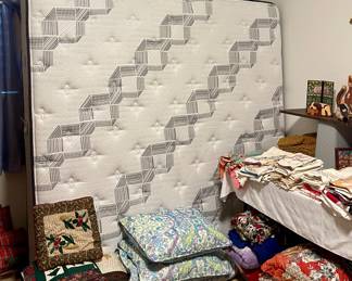KING MATTRESS, BEDDING AND LINENS