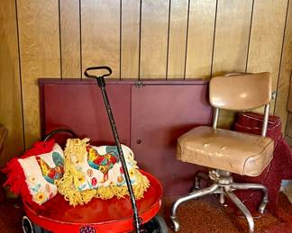 VINTAGE ROUND WAGOR