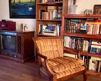 VINTAGE CHAIR
