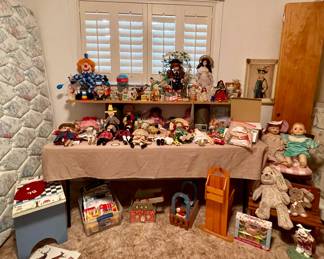 VINTAGE TOYS AND DOLLS