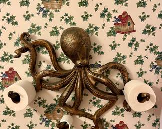 VINTAGE OCTOPUS TOILET PAPER HOLDER